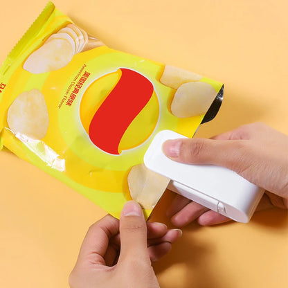Mini Heat Bag Sealing Machine Package Sealer Bags Thermal Plastic Food Bag Closure Portable Sealer Food Packaging Heat Sealer